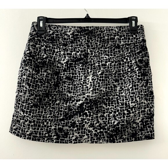 Twenty One Brand Women's Black Animal Print Mini Pencil Skirt Outdoor Size Large - Picture 3 of 7